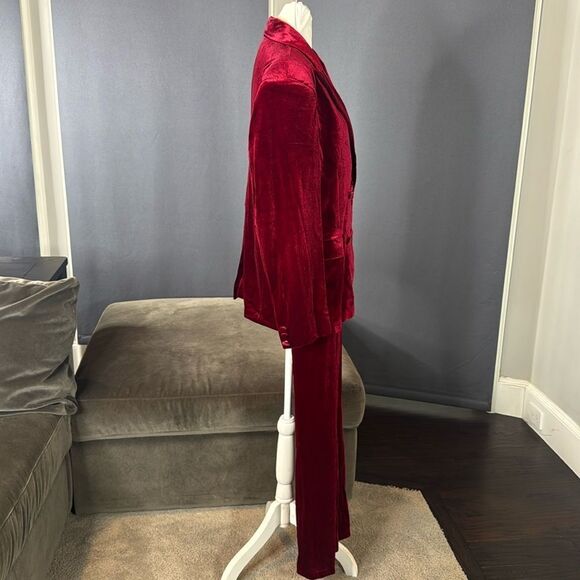 Women’s Red Velvet Double Breasted 2-Piece Pantsuit Peak Lapel Size L NWOT - Picture 3 of 15